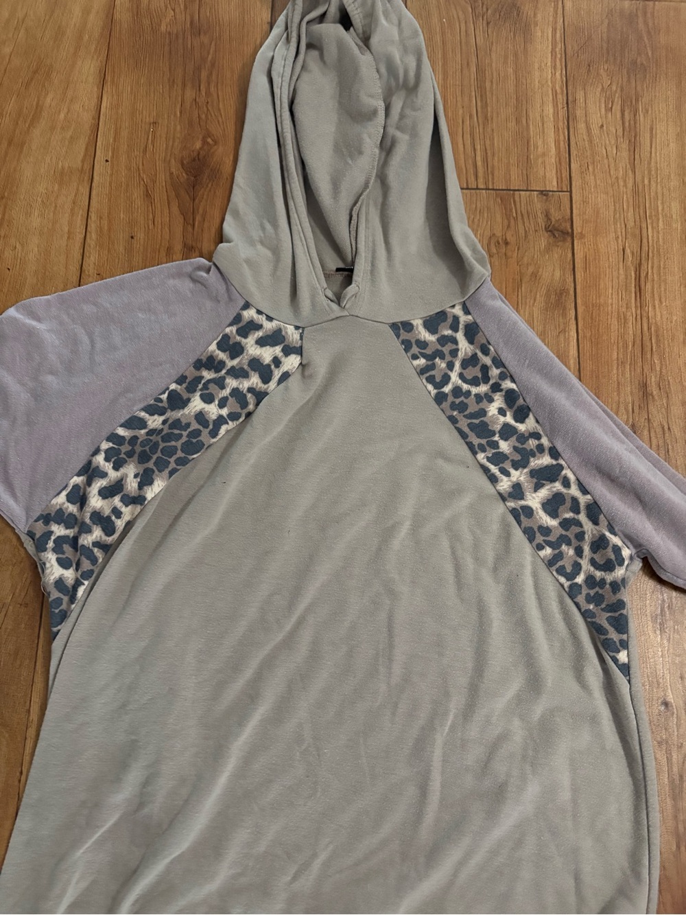 Women’s Hooded Raglan Sweatshirt with Leopard Trim - Gray